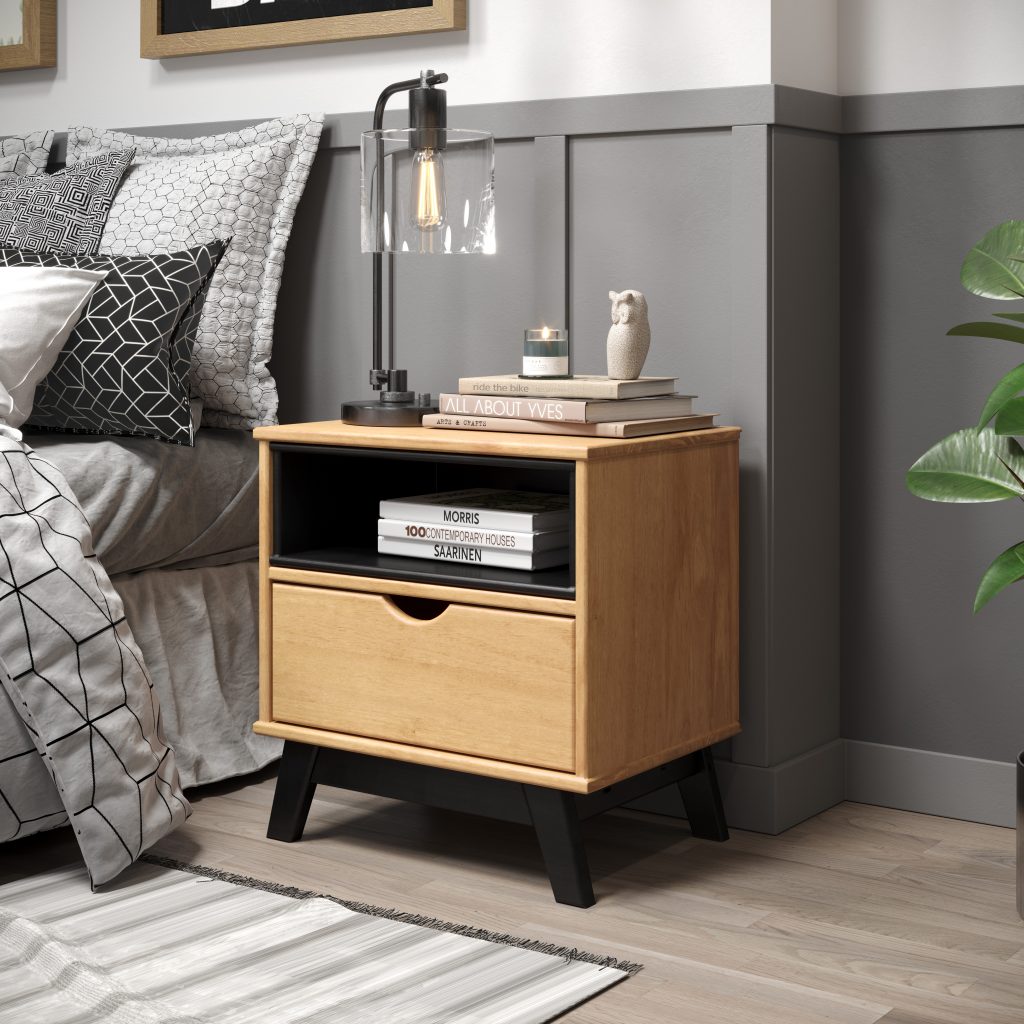 Olá. Essa imagem nós do Studio 25 produzimos de forma totalmente virtual em render 3d. O cliente é o fabricante desta linda mesa de cabeceira. Está usando com sucesso a imagem para vender o produto online. Saiba mais sobre nós! Whatsapp 47 99993 1916.